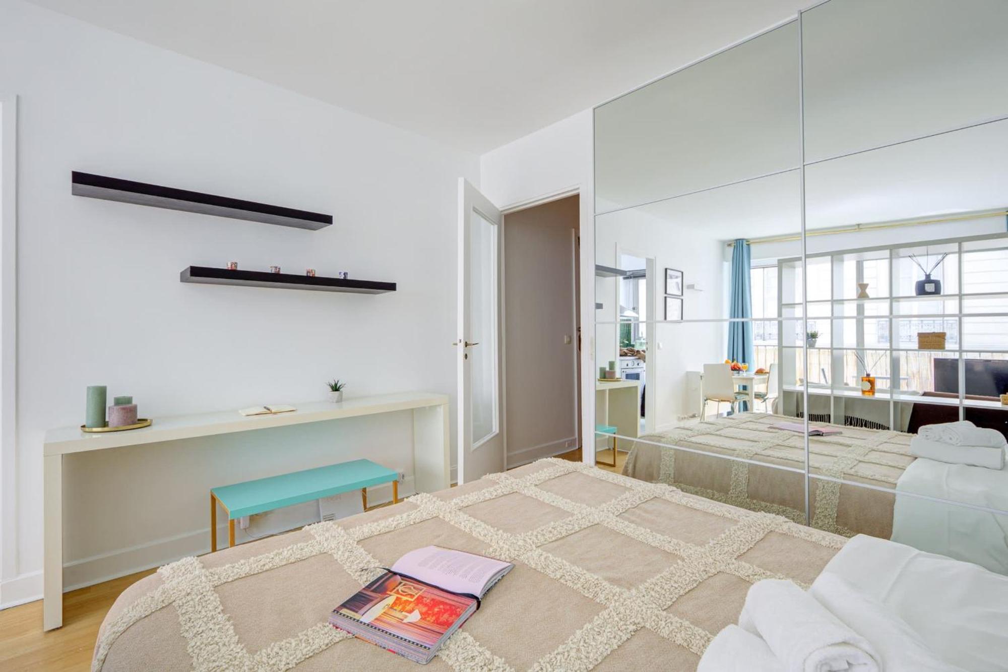 St Germain & Le Bon Marche With Balcony - Cityapartmentstay Париж Екстериор снимка